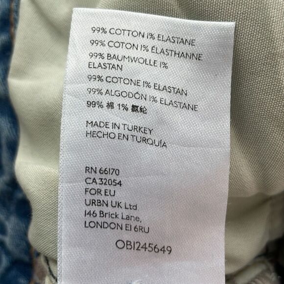 We The free Zuri Hi Rise Buttonfly Mom Jean. Blue Acid Wash. Size 27. - Picture 15 of 15